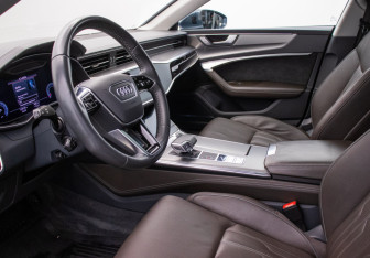 Подержанный автомобиль Audi A7 2018 года (10 фото)