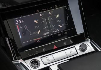 Новый Audi e-tron 2023 (17 фото)