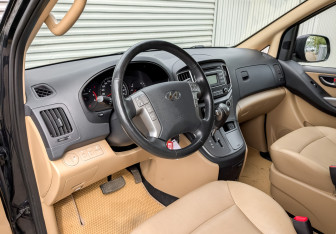 Подержанный автомобиль Hyundai H-1 2021 года (17 фото)