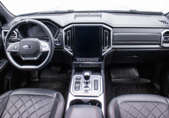 Подержанный автомобиль JAC T9 2024 года (11 фото)