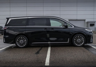 Подержанный автомобиль Voyah Dream 2023 года (5 фото)