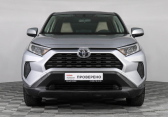 Подержанный автомобиль Toyota RAV4 2022 года (2 фото)