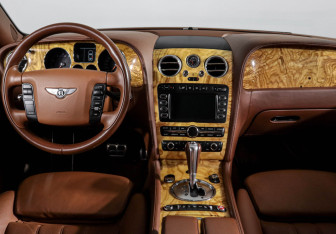 Подержанный автомобиль Bentley Continental Flying Spur 2005 года (12 фото)