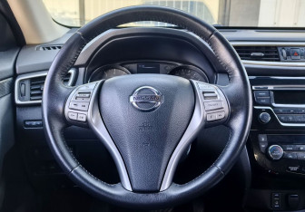 Подержанный автомобиль Nissan X-Trail 2018 года (16 фото)