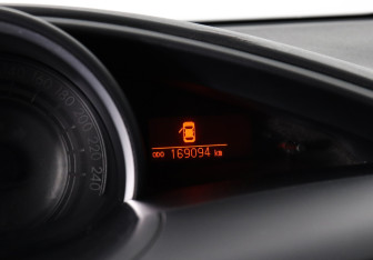 Подержанный автомобиль Toyota Verso 2014 года (11 фото)