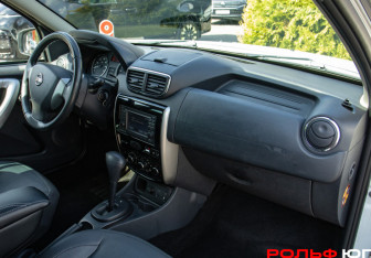 Подержанный автомобиль Nissan Terrano 2015 года (7 фото)