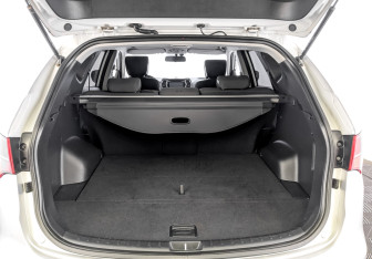 Подержанный автомобиль Hyundai Santa Fe 2012 года (10 фото)