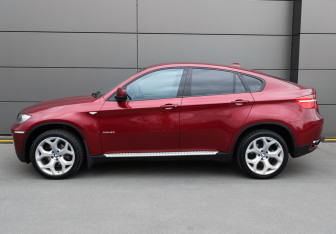 Подержанный автомобиль BMW X6 2012 года (7 фото)