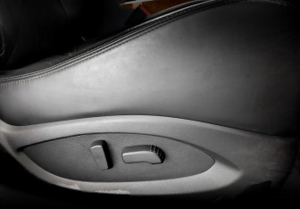 Подержанный автомобиль Infiniti QX70 2015 года (25 фото)