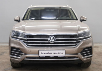 Подержанный автомобиль Volkswagen Touareg 2019 года (2 фото)