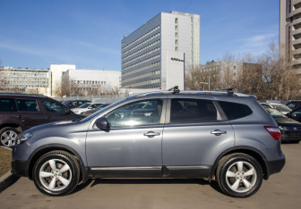 Подержанный автомобиль Nissan Qashqai+2 2010 года (6 фото)