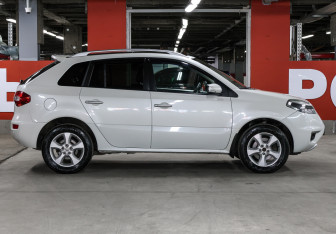 Подержанный автомобиль Renault Koleos 2013 года (4 фото)