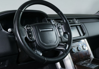 Подержанный автомобиль Land Rover Range Rover 2014 года (17 фото)