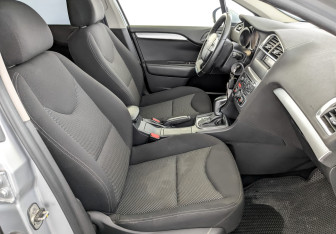 Подержанный автомобиль Citroen C4 Sedan 2020 года (23 фото)