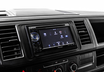 Подержанный автомобиль Volkswagen Transporter Van 2018 года (16 фото)