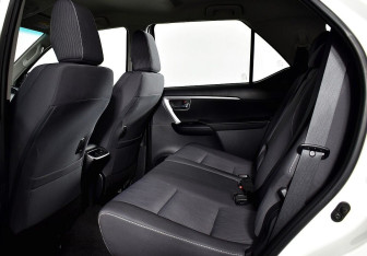 Подержанный автомобиль Toyota Fortuner 2020 года (13 фото)