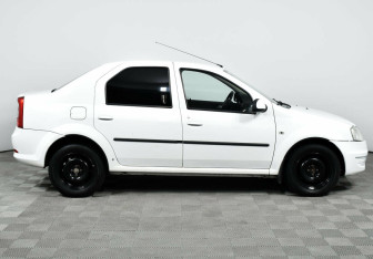 Подержанный автомобиль Renault Logan Sedan 2013 года (4 фото)