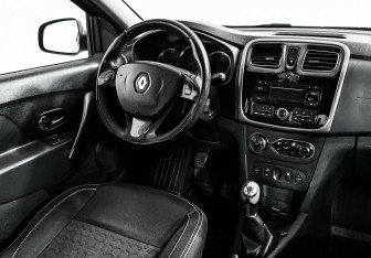 Подержанный автомобиль Renault Logan Sedan 2016 года (8 фото)