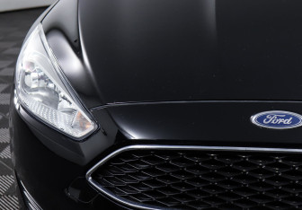 Подержанный автомобиль Ford Focus Sedan 2017 года (7 фото)