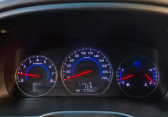Подержанный автомобиль Hyundai Santa Fe 2011 года (21 фото)