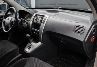 Подержанный автомобиль Hyundai Tucson 2008 года (7 фото)