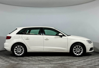 Подержанный автомобиль Audi A3 Hatchback 2013 года (4 фото)
