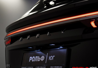 Подержанный автомобиль Geely Monjaro 2025 года (33 фото)