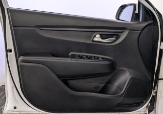 Подержанный автомобиль Kia Rio Sedan 2021 года (19 фото)