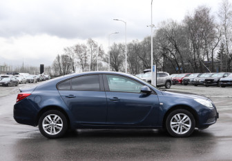 Подержанный автомобиль Opel Insignia Liftback 2013 года (4 фото)