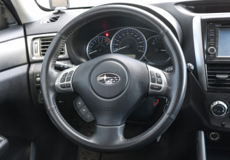 Подержанный автомобиль Subaru Forester Suv 2011 года (17 фото)