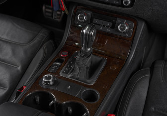 Подержанный автомобиль Volkswagen Touareg 2013 года (17 фото)