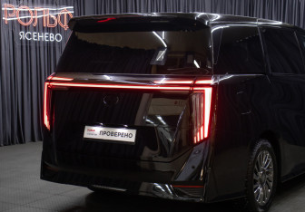 Подержанный автомобиль GAC M8 2023 года (31 фото)