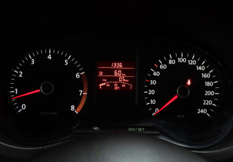 Подержанный автомобиль Volkswagen Polo Sedan 2013 года (13 фото)