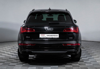 Подержанный автомобиль Audi Q5 2021 года (6 фото)