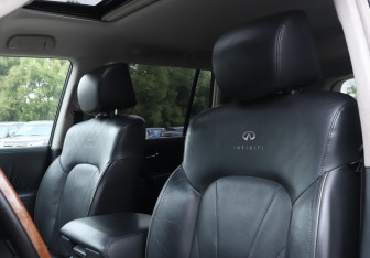 Подержанный автомобиль Infiniti QX56 2011 года (13 фото)