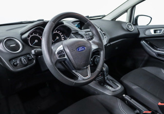 Подержанный автомобиль Ford Fiesta Sedan 2018 года (9 фото)