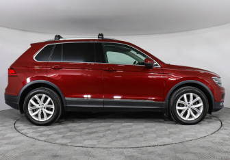 Подержанный автомобиль Volkswagen Tiguan 2020 года (4 фото)