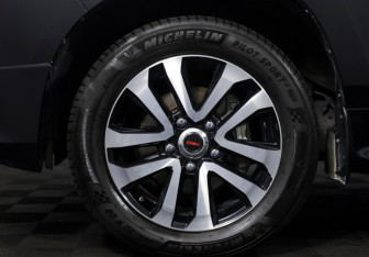 Подержанный автомобиль Toyota Land Cruiser Suv 2019 года (22 фото)