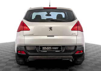 Подержанный автомобиль Peugeot 3008 2013 года (6 фото)