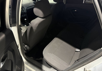 Подержанный автомобиль Volkswagen Polo Sedan 2011 года (6 фото)