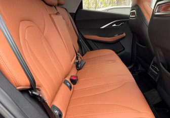 Подержанный автомобиль Omoda C5 2022 года (11 фото)