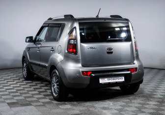 Подержанный автомобиль Kia Soul 2010 года (7 фото)