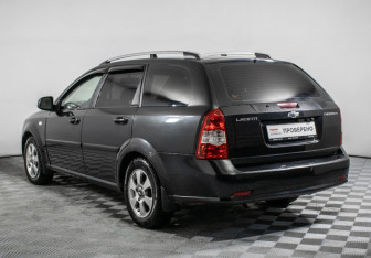 Подержанный автомобиль Chevrolet Lacetti Wagon 2011 года (7 фото)