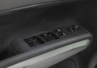 Подержанный автомобиль Nissan X-Trail 2007 года (14 фото)