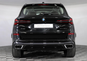 Новый BMW X5 2025 (4 фото)