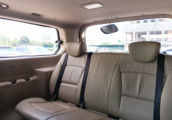 Подержанный автомобиль Hyundai Grand Starex 2009 года (21 фото)