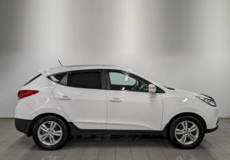 Подержанный автомобиль Hyundai ix35 2012 года (4 фото)