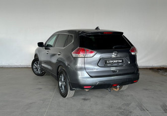 Подержанный автомобиль Nissan X-Trail 2017 года (7 фото)