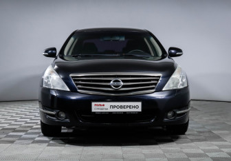 Подержанный автомобиль Nissan Teana 2010 года (2 фото)