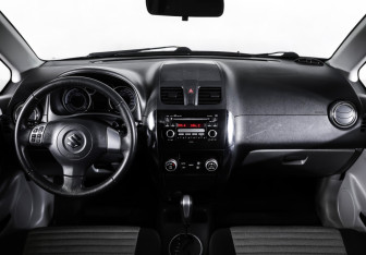 Подержанный автомобиль Suzuki SX4 Hatchback 2011 года (17 фото)